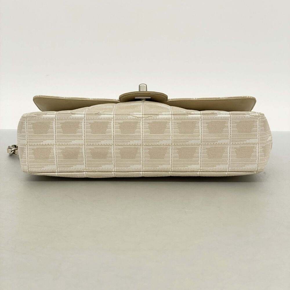 CHANEL Cream Shoulder Bag - Picture 3 of 12